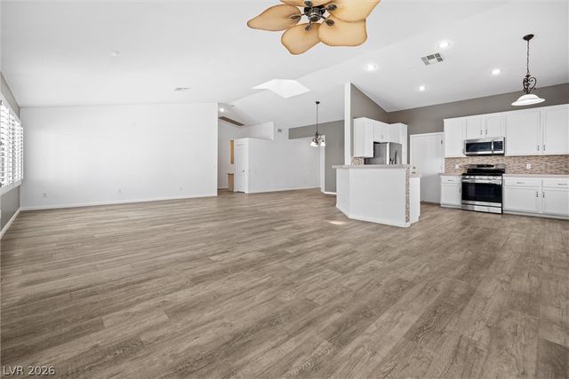 9886 Masked Duck Avenue, Las Vegas, NV 89117