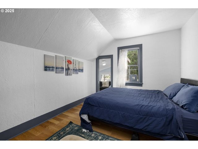 2018 Se 6TH Ave, Portland, OR 97214