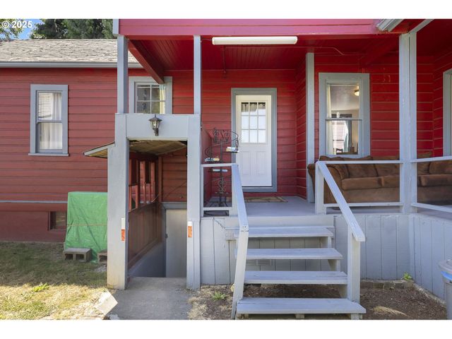 2018 Se 6TH Ave, Portland, OR 97214