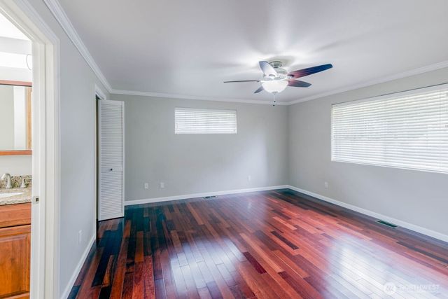 5207 Erlands Point Road NW, Bremerton, WA 98312