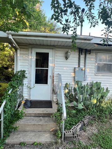 2113 4th Street, Brownwood, TX 76801