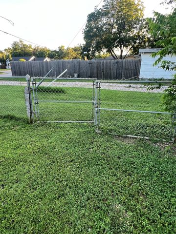 2113 4th Street, Brownwood, TX 76801