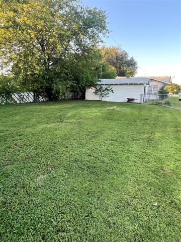 2113 4th Street, Brownwood, TX 76801