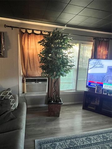 2113 4th Street, Brownwood, TX 76801