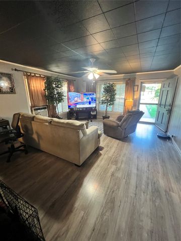 2113 4th Street, Brownwood, TX 76801