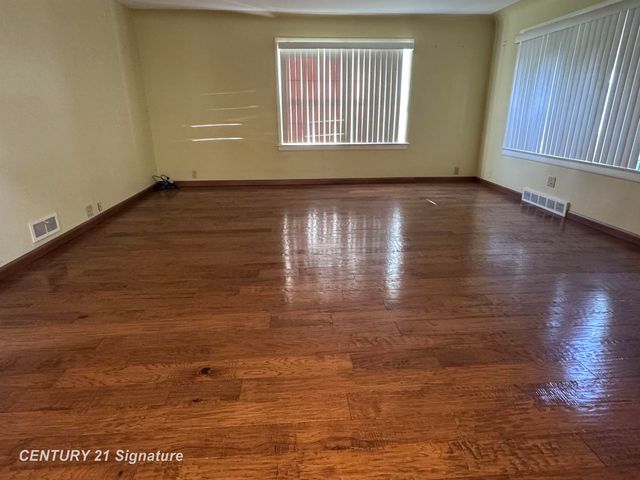 4095 Shattuck Road, Saginaw, MI 48603