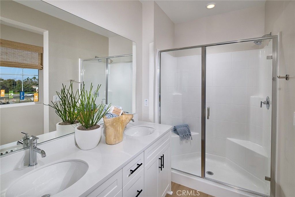 Image 10 of property listing at 5917 Gramercy Way, Eastvale, CA 92880