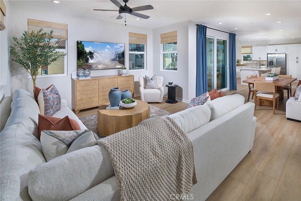 Image 4 of property listing at 5917 Gramercy Way, Eastvale, CA 92880