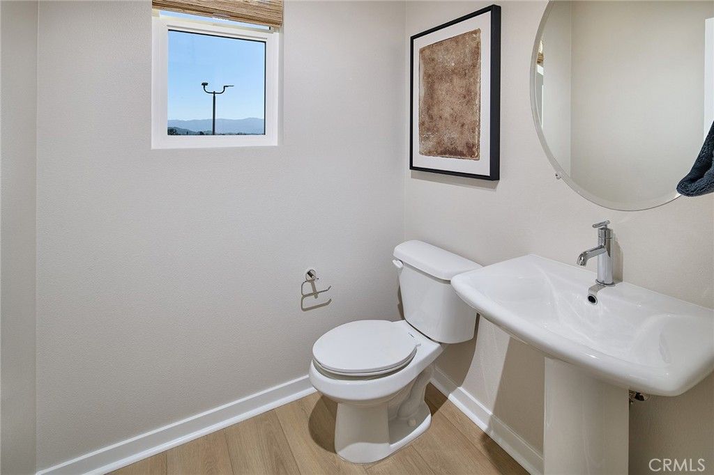 Image 8 of property listing at 5917 Gramercy Way, Eastvale, CA 92880