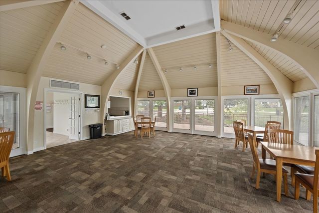 12 The Court Of Lagoon View, Northbrook, IL 60062