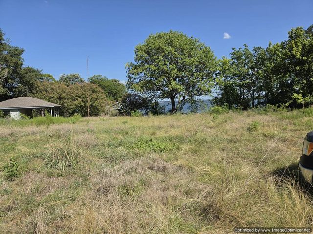 100 Hilltop Drive, Trinidad, TX 75163