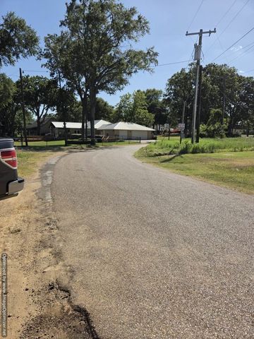 100 Hilltop Drive, Trinidad, TX 75163
