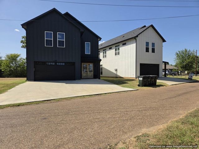 100 Hilltop Drive, Trinidad, TX 75163