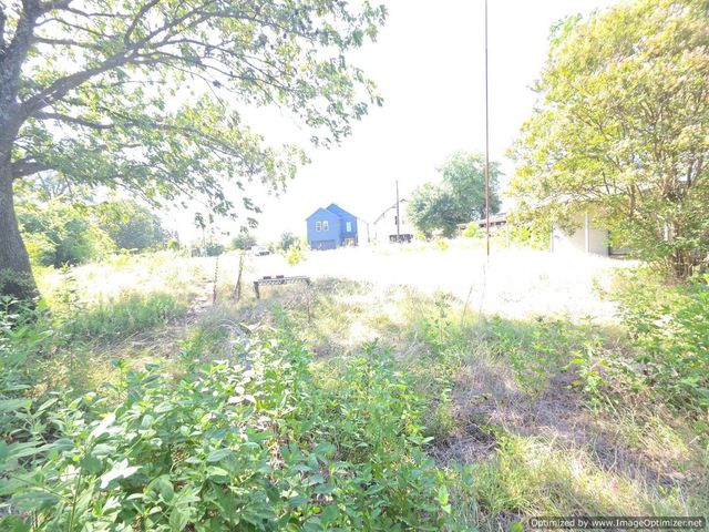100 Hilltop Drive, Trinidad, TX 75163