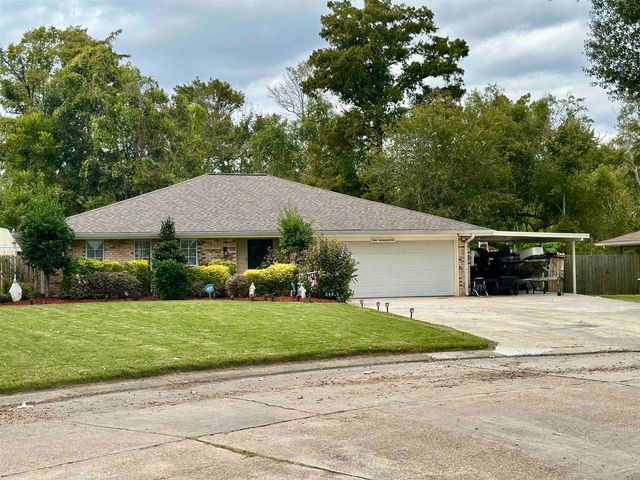 245 Lake Crescent Circle, Houma, LA 70360