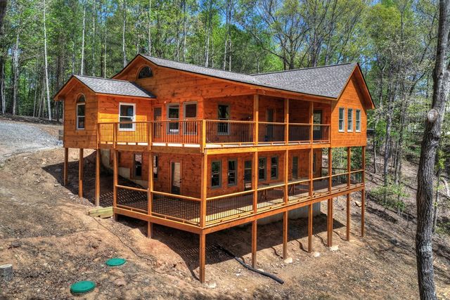394 Blackberry Circle, Ellijay, GA 30536