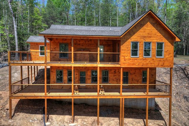 394 Blackberry Circle, Ellijay, GA 30536