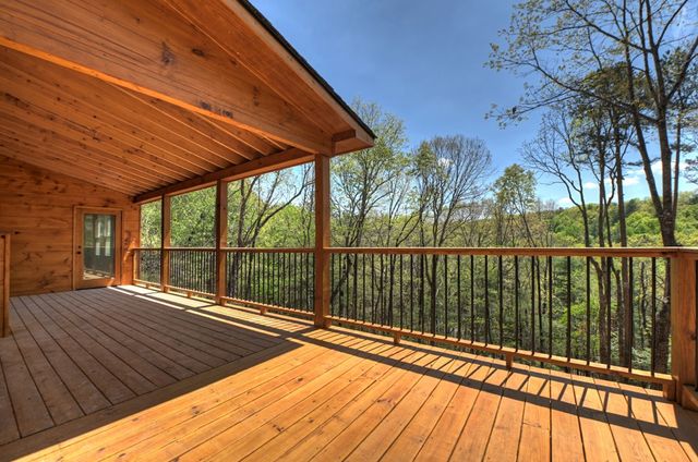 394 Blackberry Circle, Ellijay, GA 30536