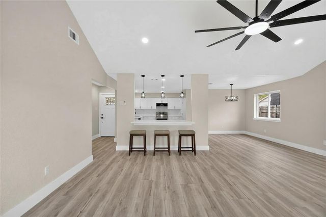 7807 Swallow Park Dr, Humble, TX 77396