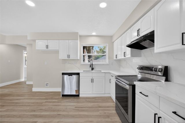 7807 Swallow Park Dr, Humble, TX 77396