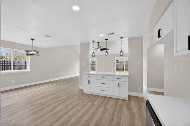 7807 Swallow Park Dr, Humble, TX 77396