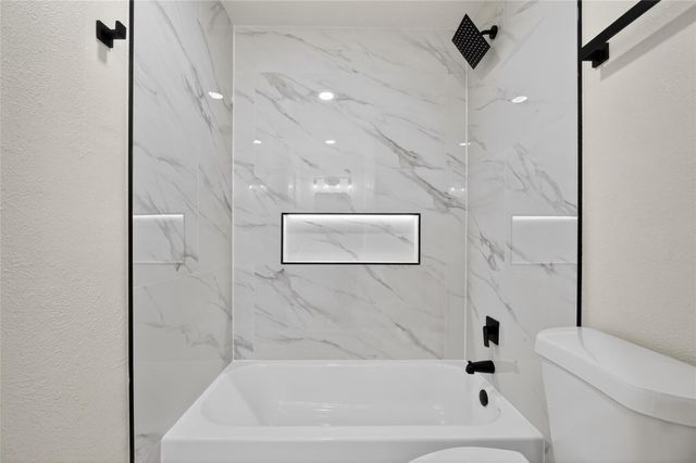 7807 Swallow Park Dr, Humble, TX 77396