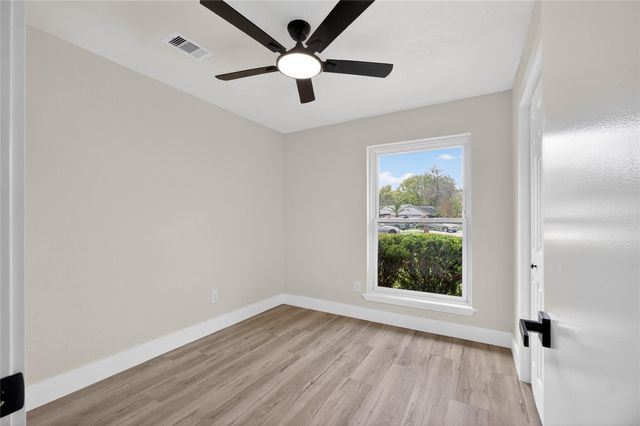 7807 Swallow Park Dr, Humble, TX 77396