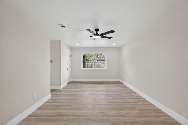 7807 Swallow Park Dr, Humble, TX 77396