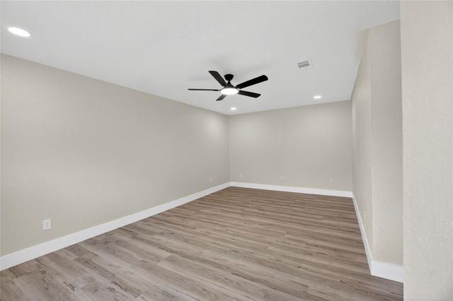 7807 Swallow Park Dr, Humble, TX 77396