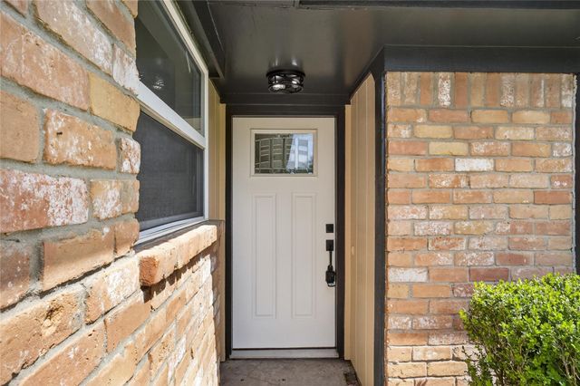 7807 Swallow Park Dr, Humble, TX 77396