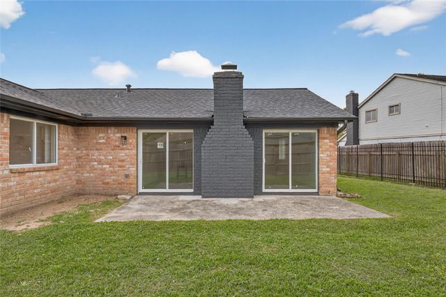 7807 Swallow Park Dr, Humble, TX 77396