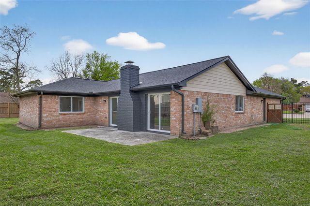 7807 Swallow Park Dr, Humble, TX 77396