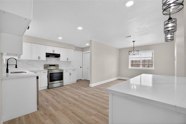 7807 Swallow Park Dr, Humble, TX 77396