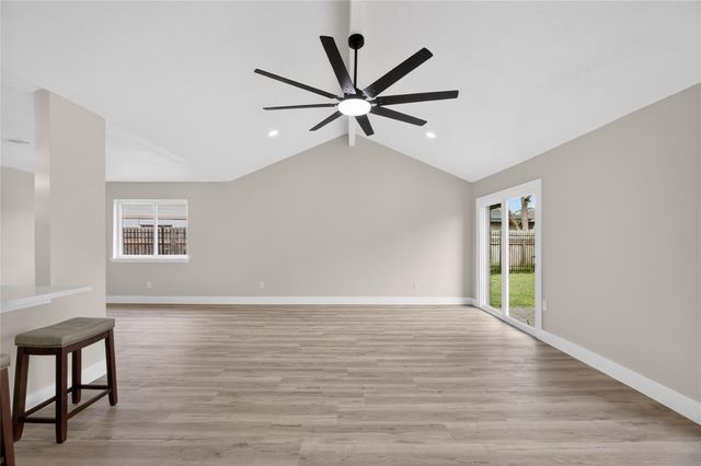 7807 Swallow Park Dr, Humble, TX 77396