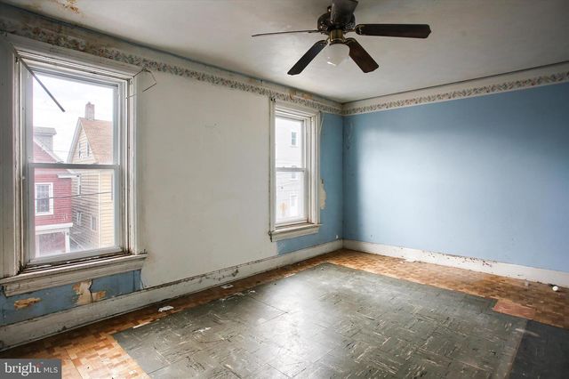 354 LOCUST ST, Steelton, PA 17113