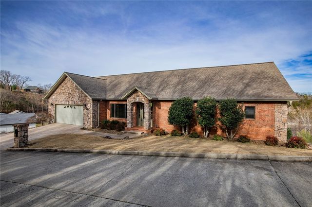 8340 Eagle Crest Drive, Rogers, AR 72756