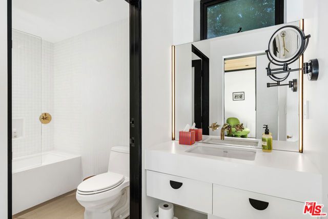 303 Windward Avenue, Venice (los Angeles), CA 90291