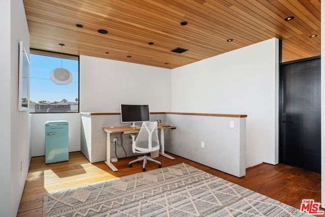 303 Windward Avenue, Venice (los Angeles), CA 90291