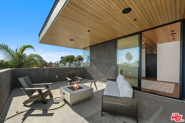303 Windward Avenue, Venice (los Angeles), CA 90291