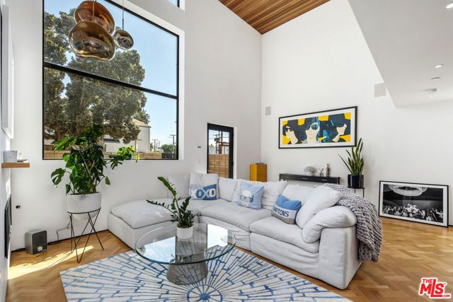 303 Windward Avenue, Venice (los Angeles), CA 90291