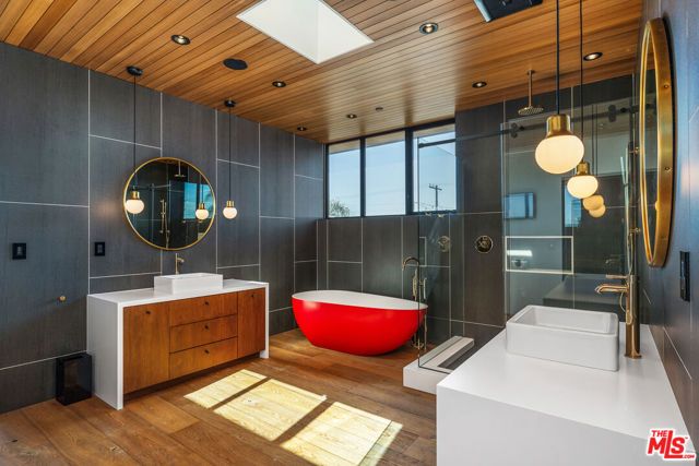 303 Windward Avenue, Venice (los Angeles), CA 90291