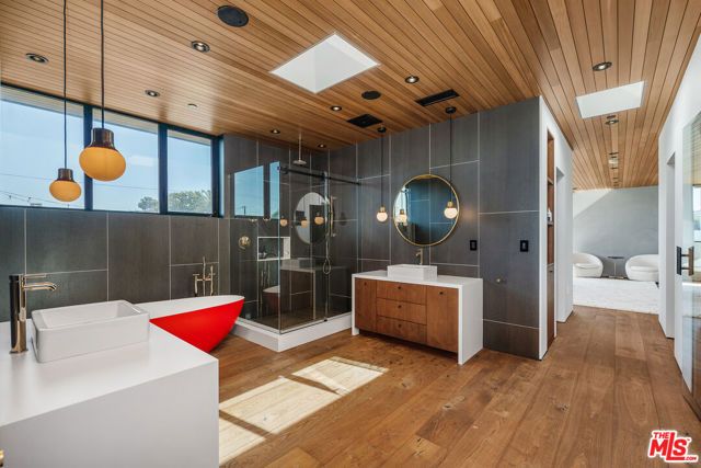 303 Windward Avenue, Venice (los Angeles), CA 90291