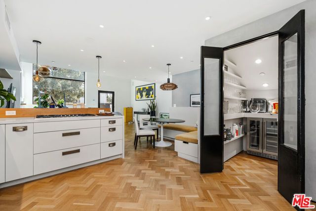 303 Windward Avenue, Venice (los Angeles), CA 90291