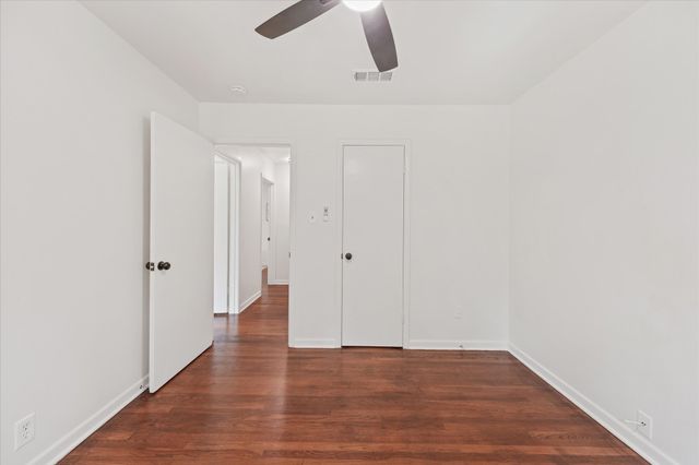826 Harbor Drive, Lewisville, TX 75057