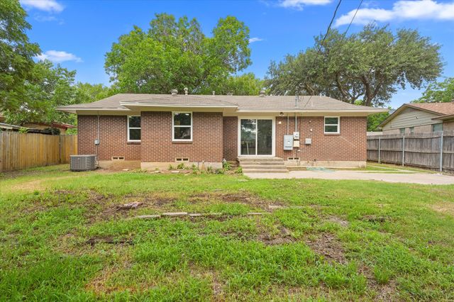 826 Harbor Drive, Lewisville, TX 75057