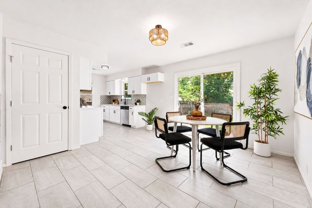 826 Harbor Drive, Lewisville, TX 75057