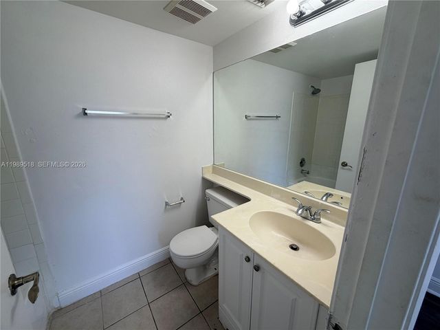 5720 Rock Island Rd 400, Tamarac, FL 33319