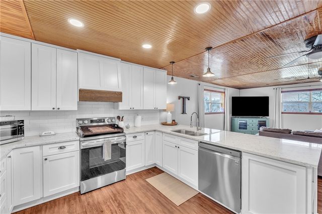 14859 E Black Oak Road, Fayetteville, AR 72701