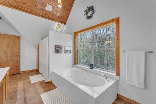 14859 E Black Oak Road, Fayetteville, AR 72701