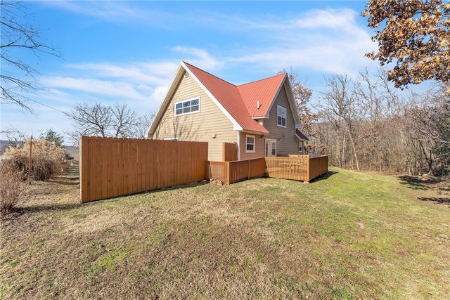 14859 E Black Oak Road, Fayetteville, AR 72701